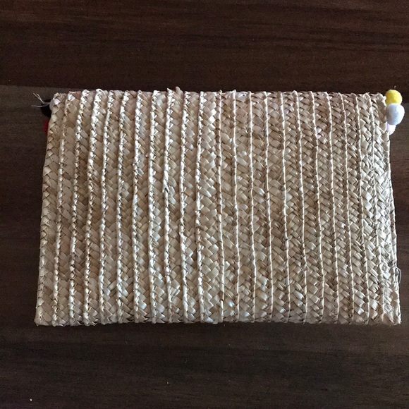 Shiraleah Chicago Pom Pom Straw Clutch - Picture 6 of 6